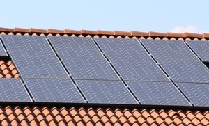 PV-Module auf einem Wohnhaus PV-Module auf einem Wohnhaus
