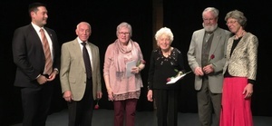 Foto: Gemeinde Denzlingen v.l.n.r.: Bürgermeister Markus Hollemann, Christa und Mamdouh Idilbi, Anita und Heinz Andris, Barbara Hofmann. Foto: Gemeinde Denzlingen v.l.n.r.: Bürgermeister Markus Hollemann, Christa und Mamdouh Idilbi, Anita und Heinz Andris, Barbara Hofmann.