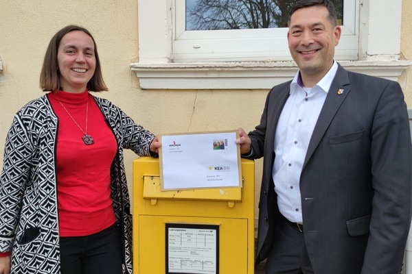 Klimaschutzmanagerin Diana Str&auml;uber und B&uuml;rgermeister Markus Hollemann