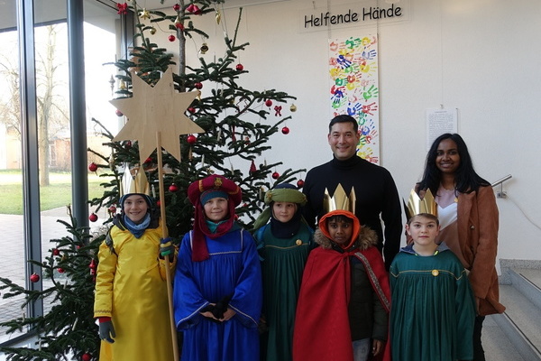 Sternsinger mit B&uuml;rgermeister Markus Hollemann