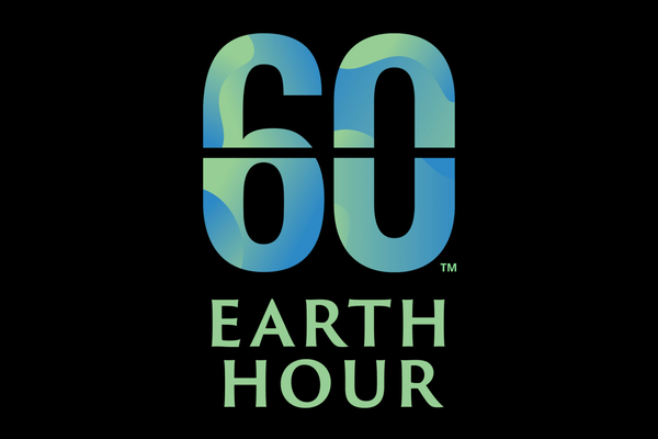 Logo der Earth Hour: blau und grüne Schrift auf schwarzem Untergrund
