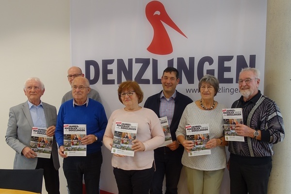 Pr&auml;sentation des 26. Denzlinger Jahresr&uuml;ckblicks im Sitzungszimmer des Rathauses