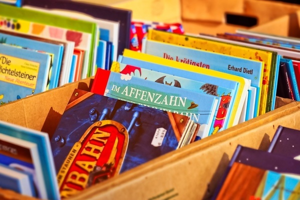 Bücherboxen mit Kinderbüchern Bücherboxen mit Kinderbüchern