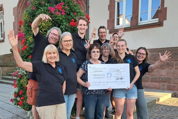 Kultur macht stark - Bürgerstiftung Denzlingen spendet 200 Euro an den Akkordeonverein und unterstützt damit die Jugendarbeit Kultur macht stark - Bürgerstiftung Denzlingen spendet 200 Euro an den Akkordeonverein und unterstützt damit die Jugendarbeit