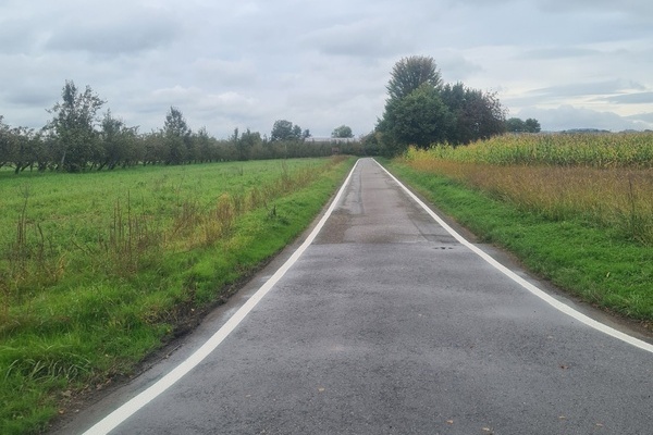 Gut erkennbar, auch bei schlechten Sichtverhältnissen ist die neue Randmarkierung auf den Radwegen zwischen den Gemeinden Vörstetten, Gundelfingen, Reute und der Gemeinde Denzlingen. Foto: Gemeinde Denzlingen Gut erkennbar, auch bei schlechten Sichtverhältnissen ist die neue Randmarkierung auf den Radwegen zwischen den Gemeinden Vörstetten, Gundelfingen, Reute und der Gemeinde Denzlingen. Foto: Gemeinde Denzlingen