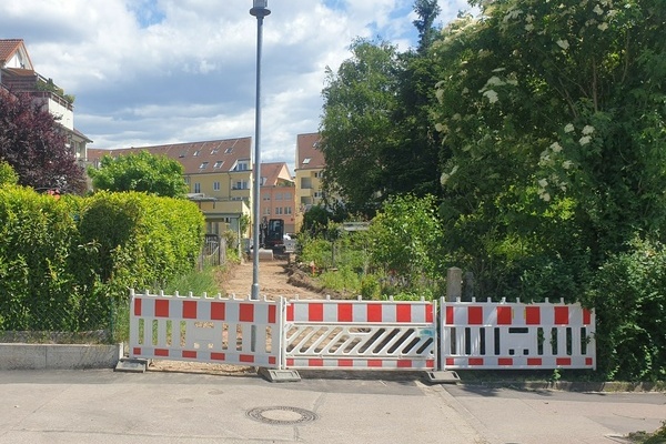 Hier noch im Bau befindlich der neue Verbindungsweg f&uuml;r Fu&szlig;- und Radverkehr zwischen dem Bahnhof und der Ortsmitte Denzlingen. Foto: Gemeinde Denzlingen