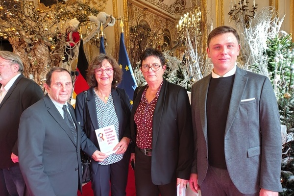 V.l.n.r. Louis Ferrara (stv. B&uuml;rgermeister von St. Cyr-sur-Mer), Brigitta Kaufmann (Pr&auml;sidentin des franz&ouml;sischen Komitees Denzlingen) Sylvie Riva (Vertreterin des St. Cyrer Komitees), Fabian Nitz, (B&uuml;rgermeister von Denzlingen)