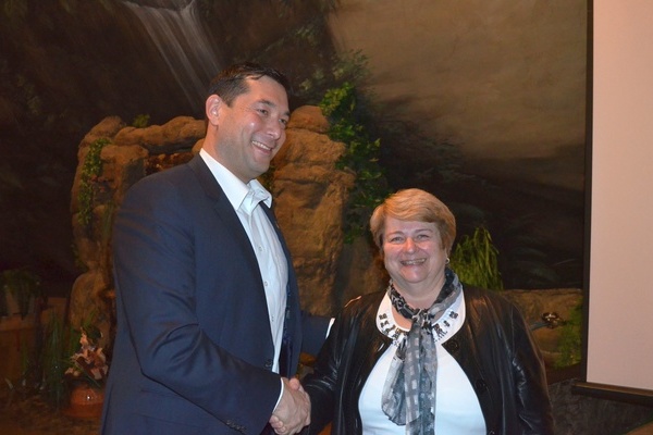 B&uuml;rgermeister Markus Hollemann und Martina Angermann