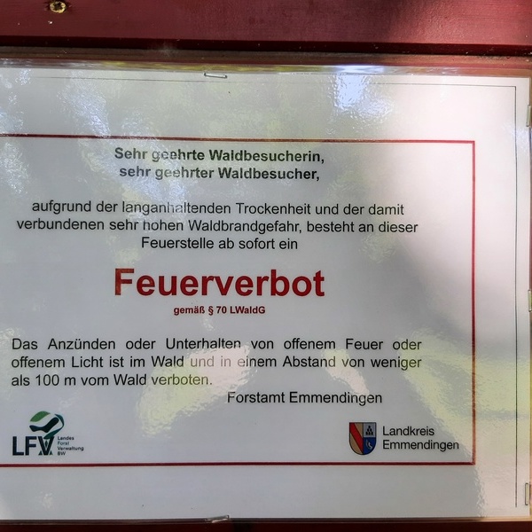 Hinweisschild "Feuerverbot"